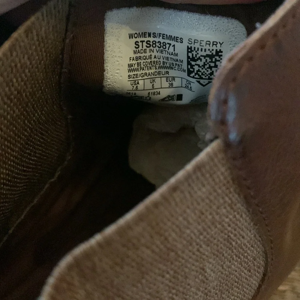 Sperry chelsea booties